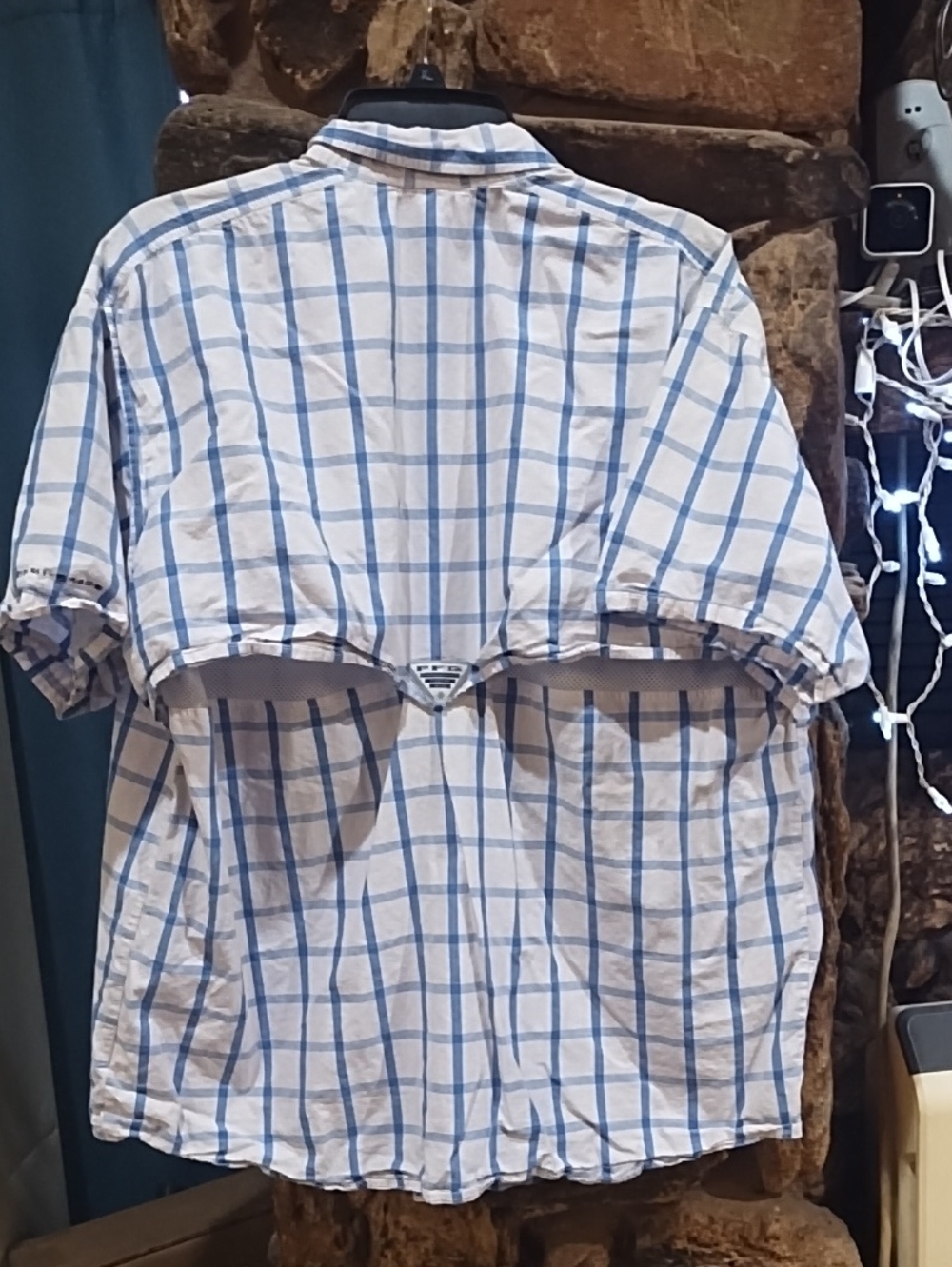 Columbia Men’s Short-Sleeve White and Light Blue Plaid Button-Up Shirt - Picture 3 of 4